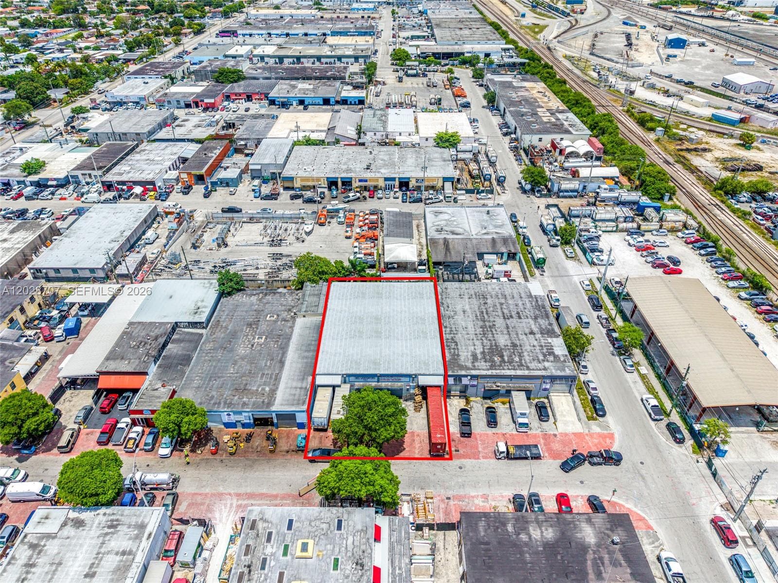 1085 E 27th St, Hialeah FL 33013