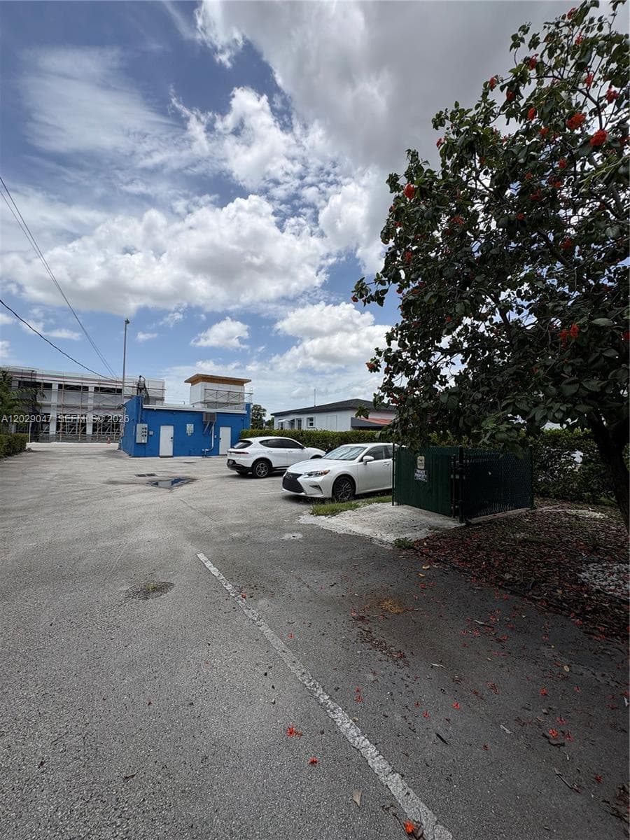 6620 W Flagler St, Miami FL 33144