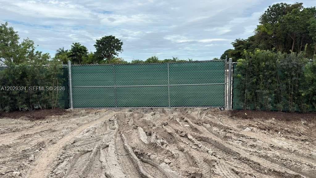 16555 SW 213TH AVE, Miami FL 33187