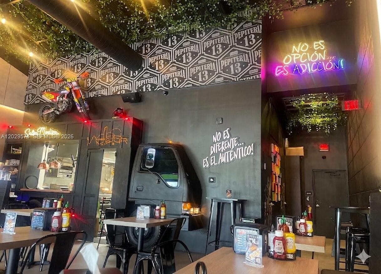 8205 NW 12th St, Doral FL 33126