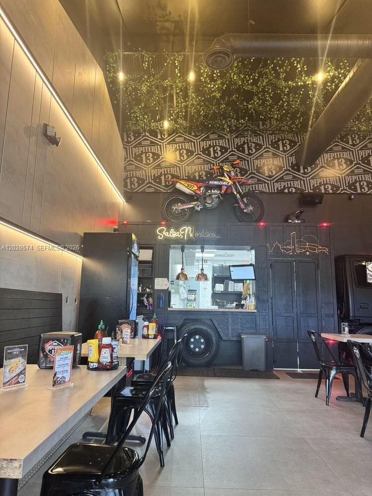 8205 NW 12th St, Doral FL 33126