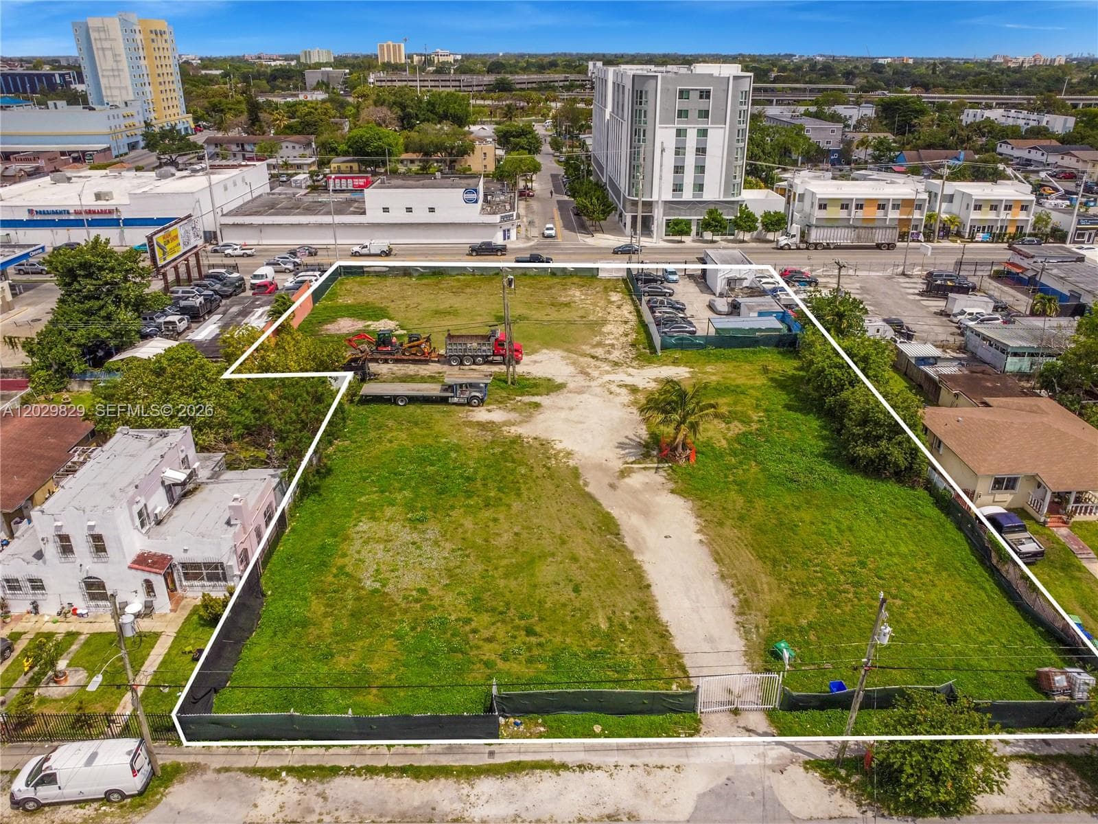 2140 NW 36th St, Miami FL 33142