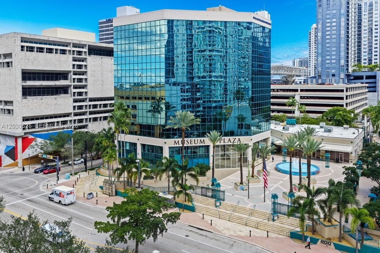 Fort Lauderdale, FL, 33301