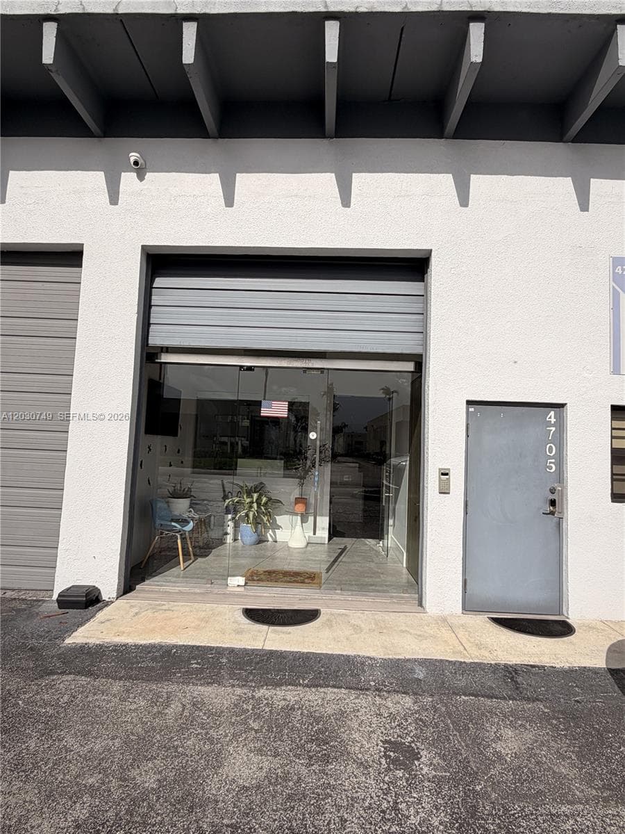 4705 SW 74th Ave, Miami FL 33155