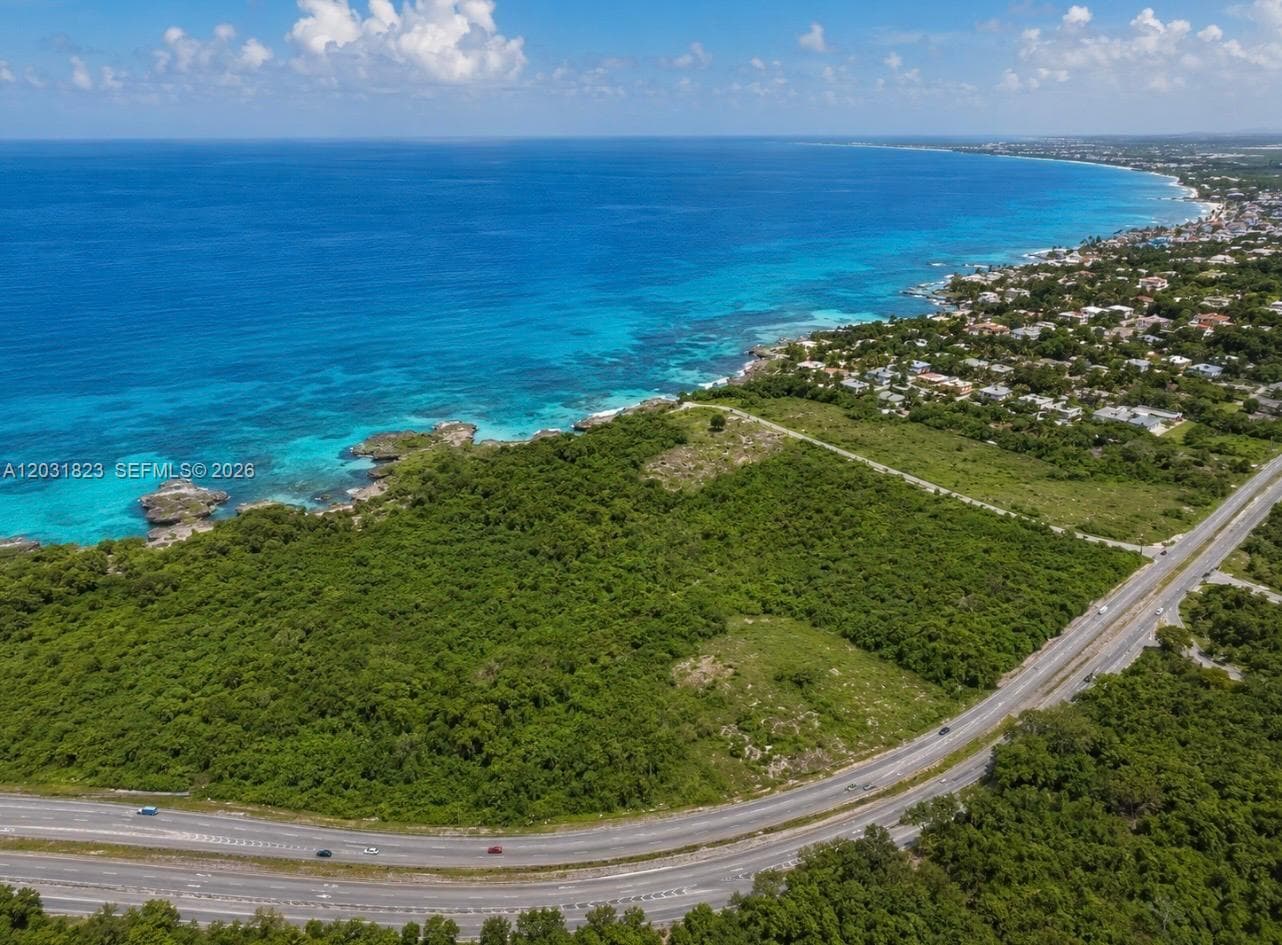Autovia Del Este, PA 15400