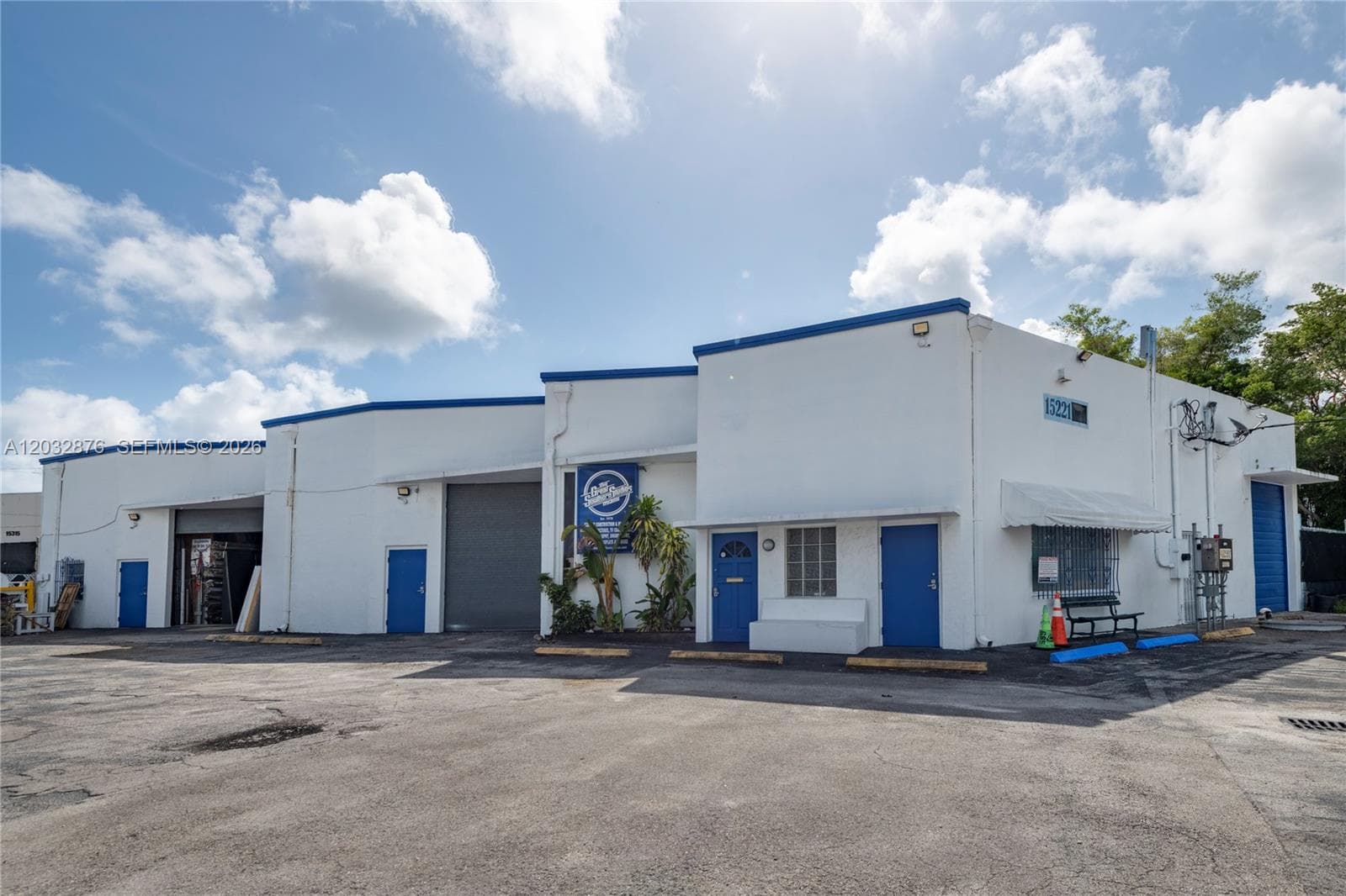 15221 NE 21st Ave, North Miami Beach FL 33162