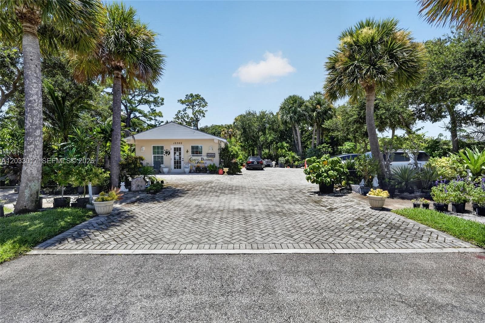 12360 SE Dixie Hwy, Hobe Sound FL 33455