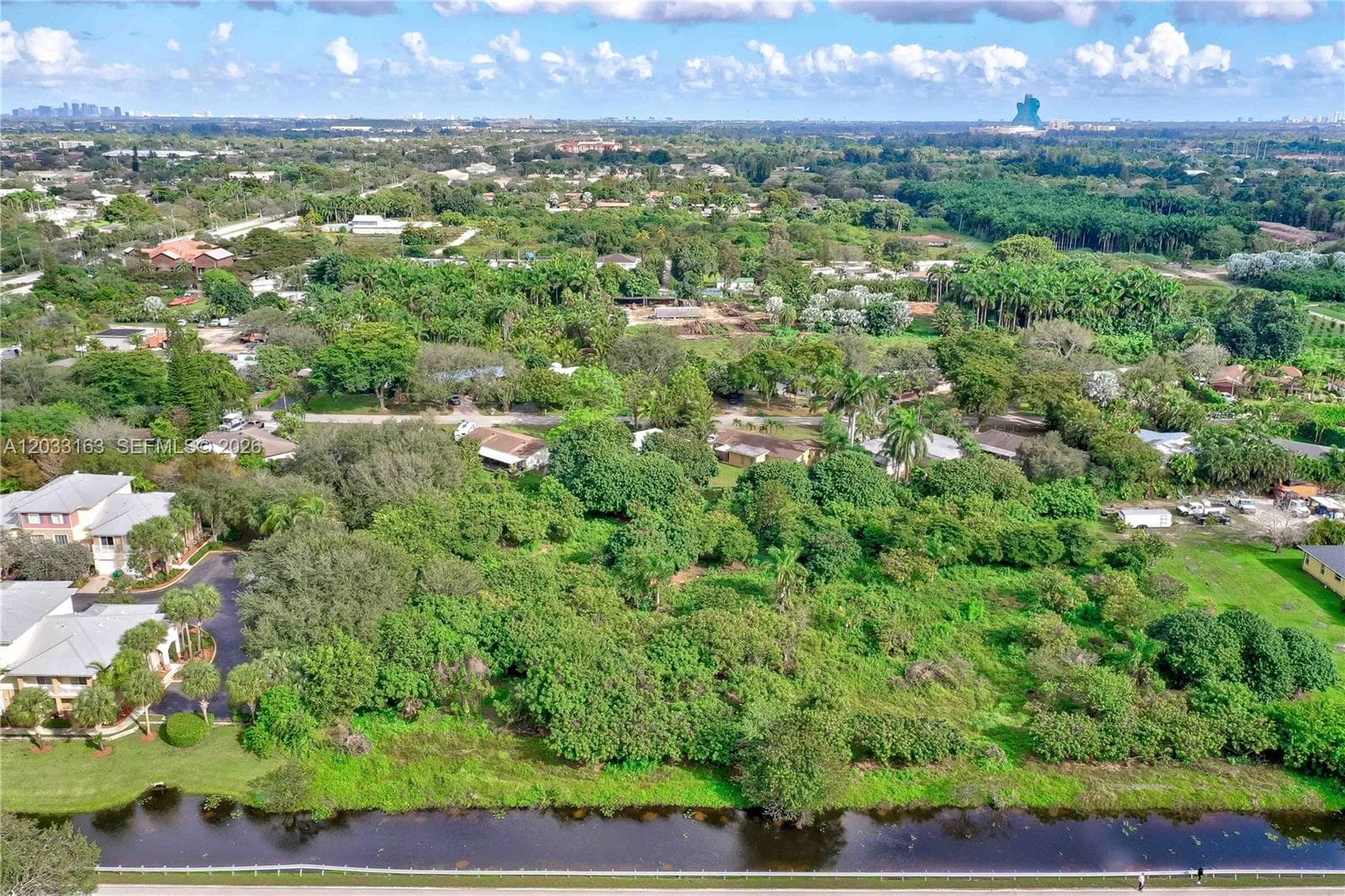 76 SW Ave, Davie FL 33314