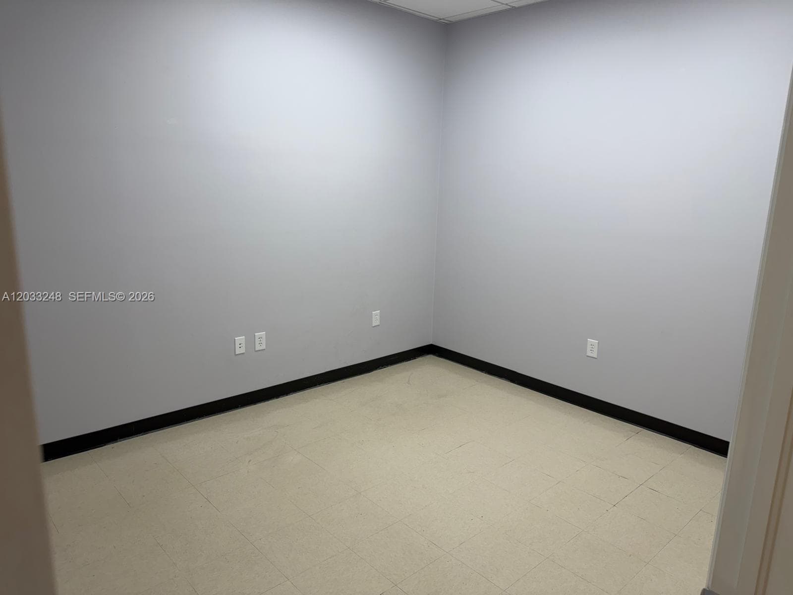 8688 NW 44 ST, Sunrise FL 33351