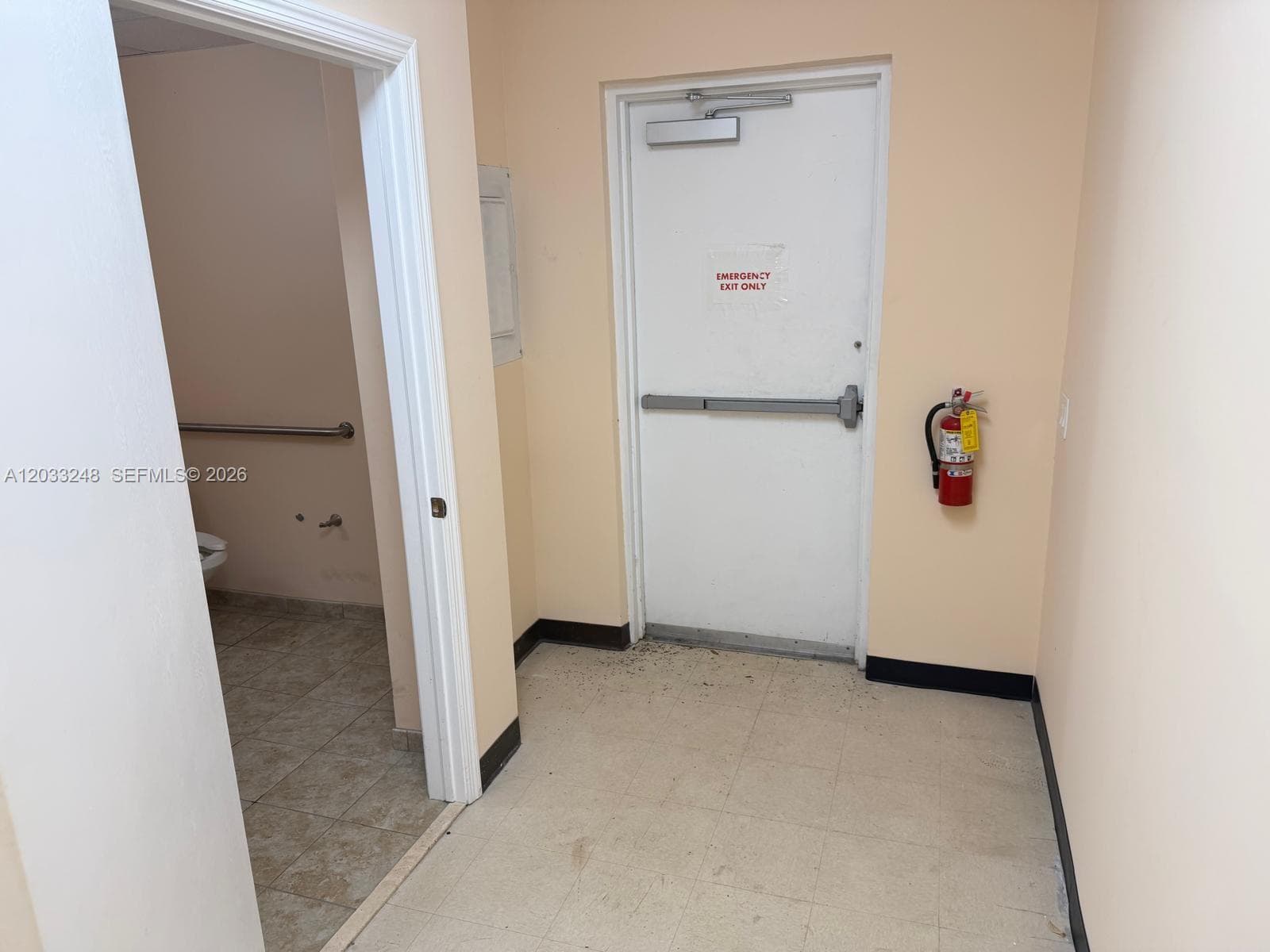 8688 NW 44 ST, Sunrise FL 33351