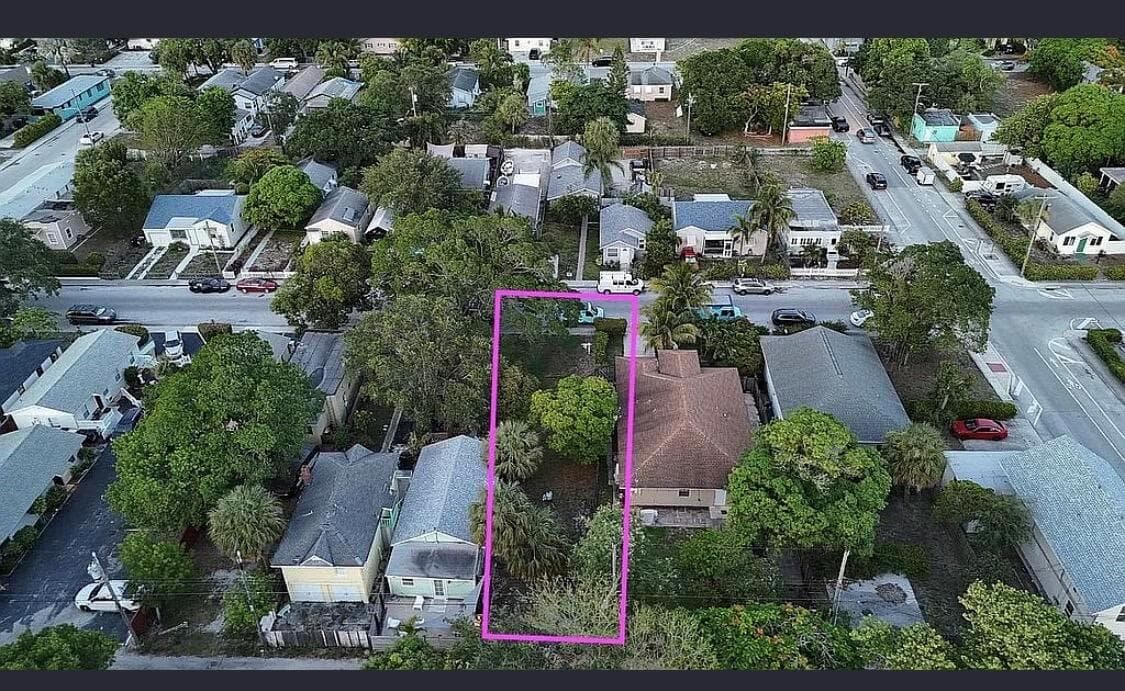 211 N E Street, FL 33460