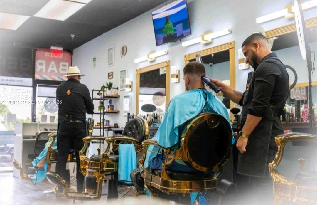 barber stations...estaciones de barberos