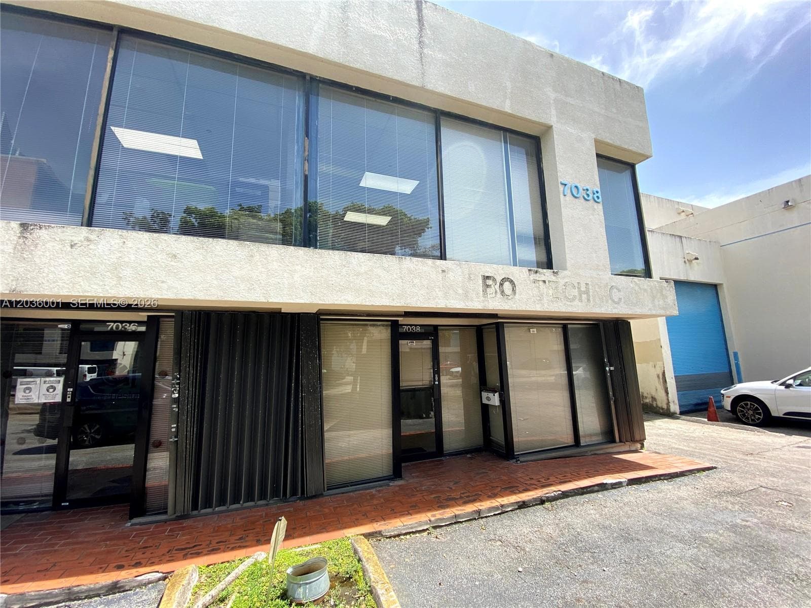 7038 NW 50th St # 2, Miami FL 33166
