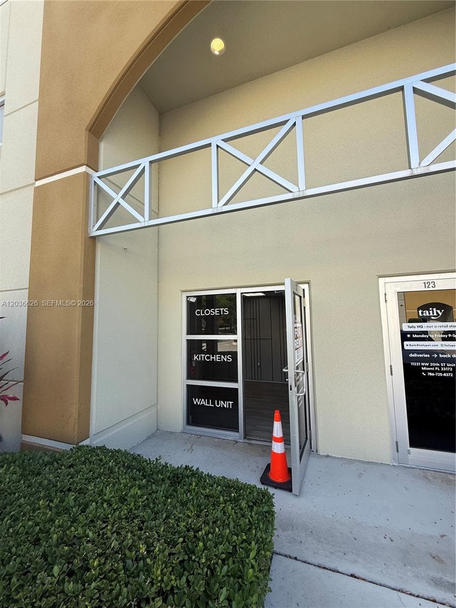 11231 NW 20th St # 122, Sweetwater FL 33172