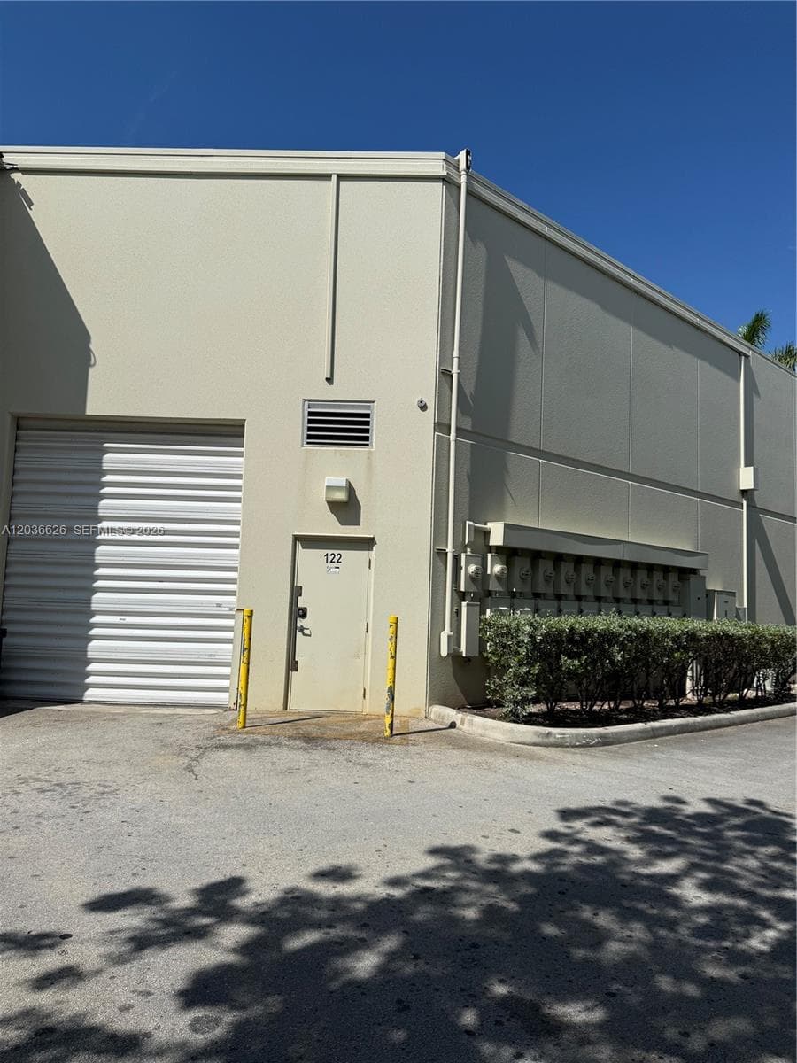 11231 NW 20th St # 122, Sweetwater FL 33172