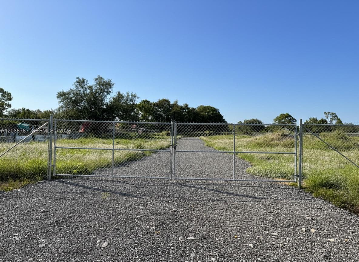 575 S JINETE ST, Clewiston FL 33440