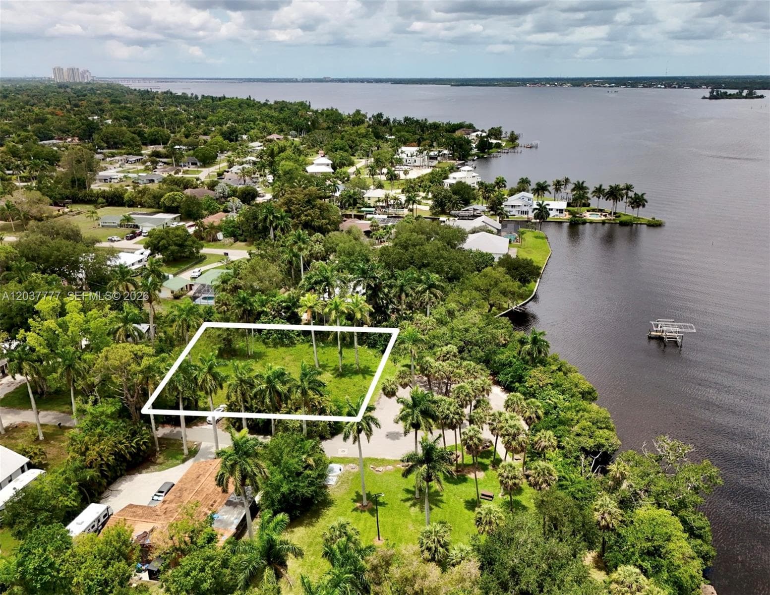 304 ROYAL PALM PARK RD, Fort Myers FL 33905