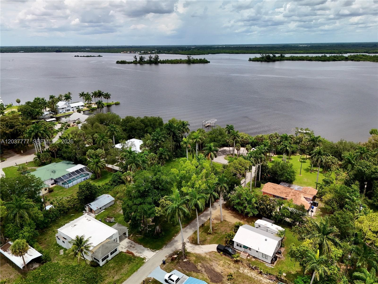 304 ROYAL PALM PARK RD, Fort Myers FL 33905