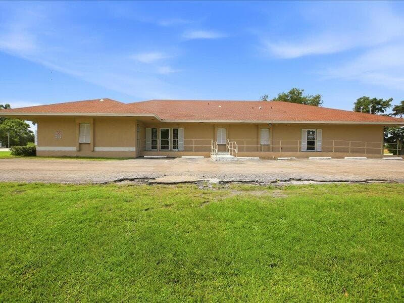 1100 S Main Street, Belle Glade FL 33430