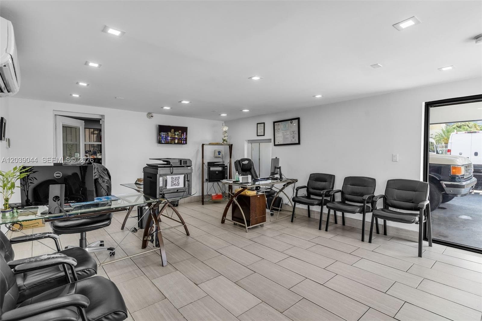2729 NW 56th St, Miami FL 33142
