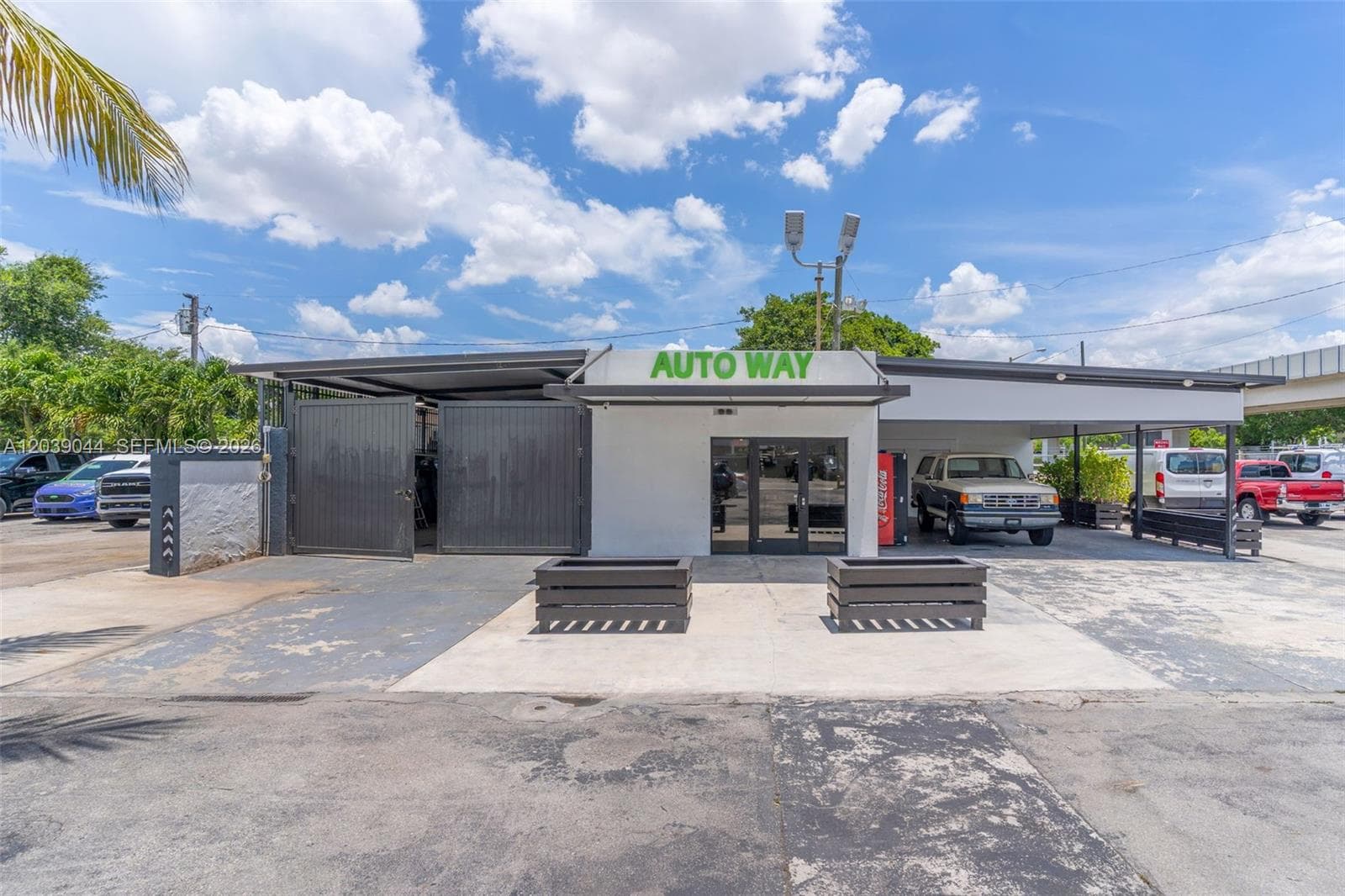 2729 NW 56th St, Miami FL 33142