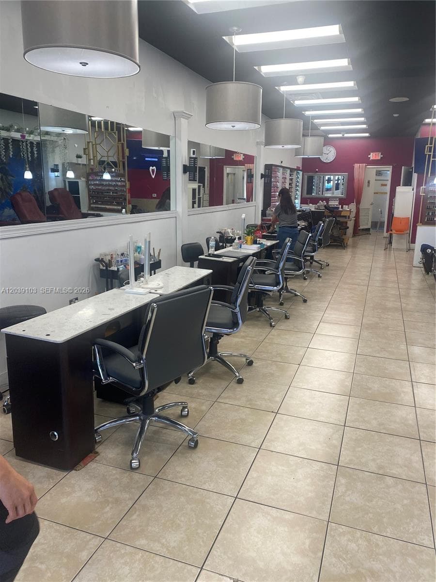 1527 Alton Rd, Miami Beach FL 33139