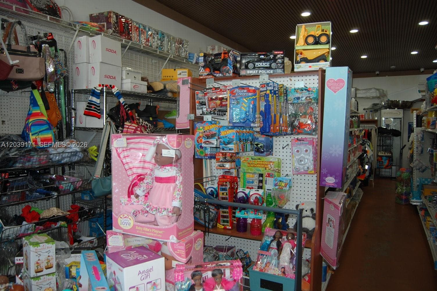 1900 e 4th ave, Hialeah FL 33010