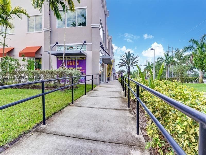 2101 SW 101st Ave # 204, Miramar FL 33025