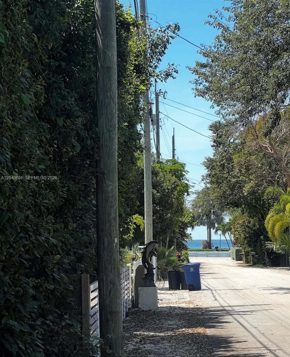 29 Dolphin Rd, Key Largo FL 33037