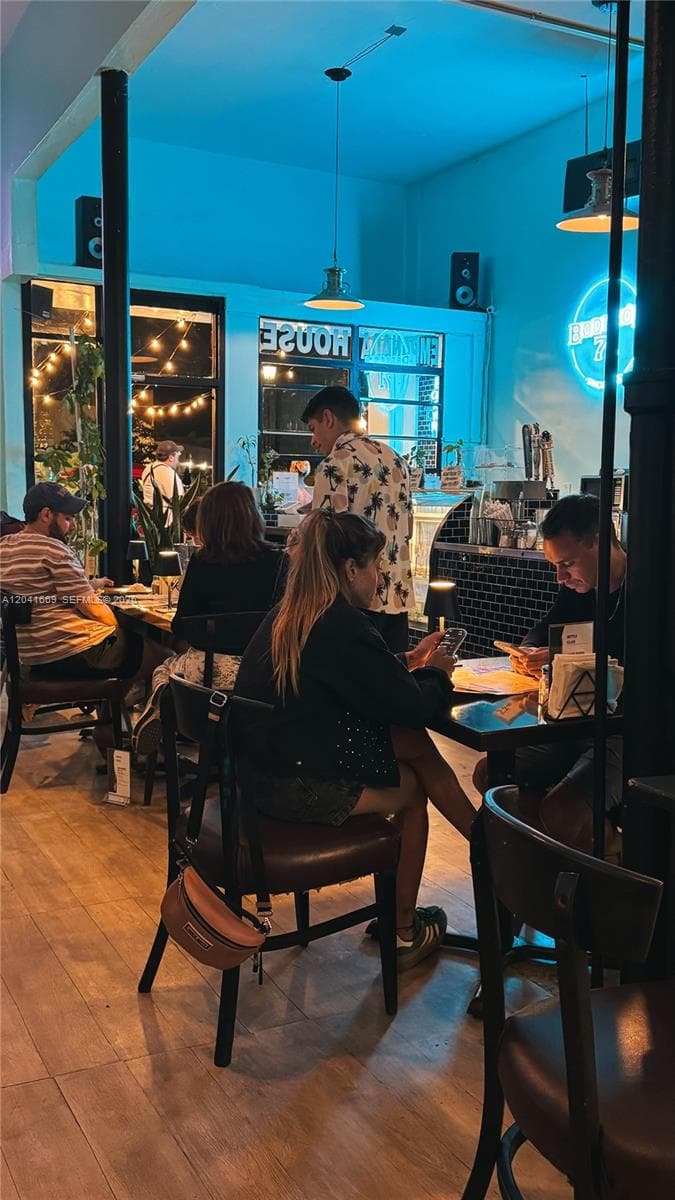 1014 71st St, Miami Beach FL 33141