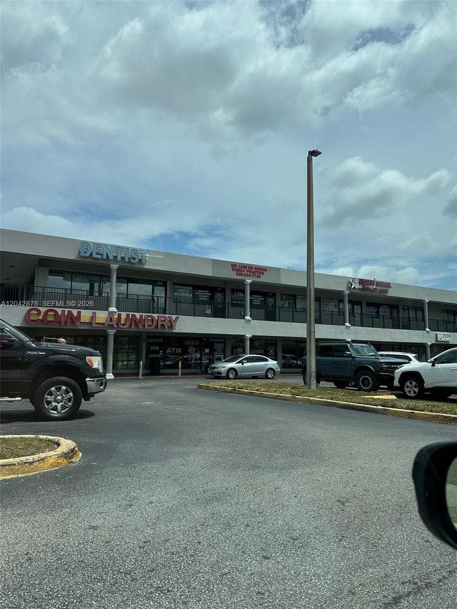 11317-77 W Flagler St, Sweetwater FL 33174