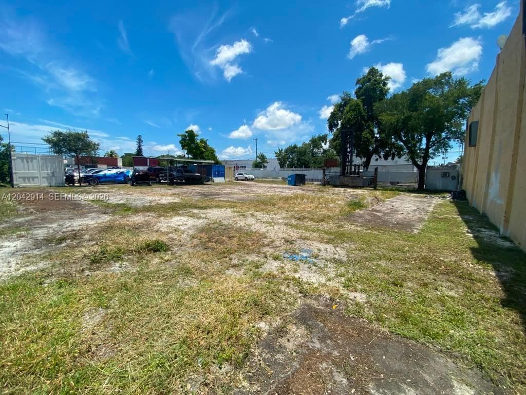 3367 NW 68th St, Miami FL 33147