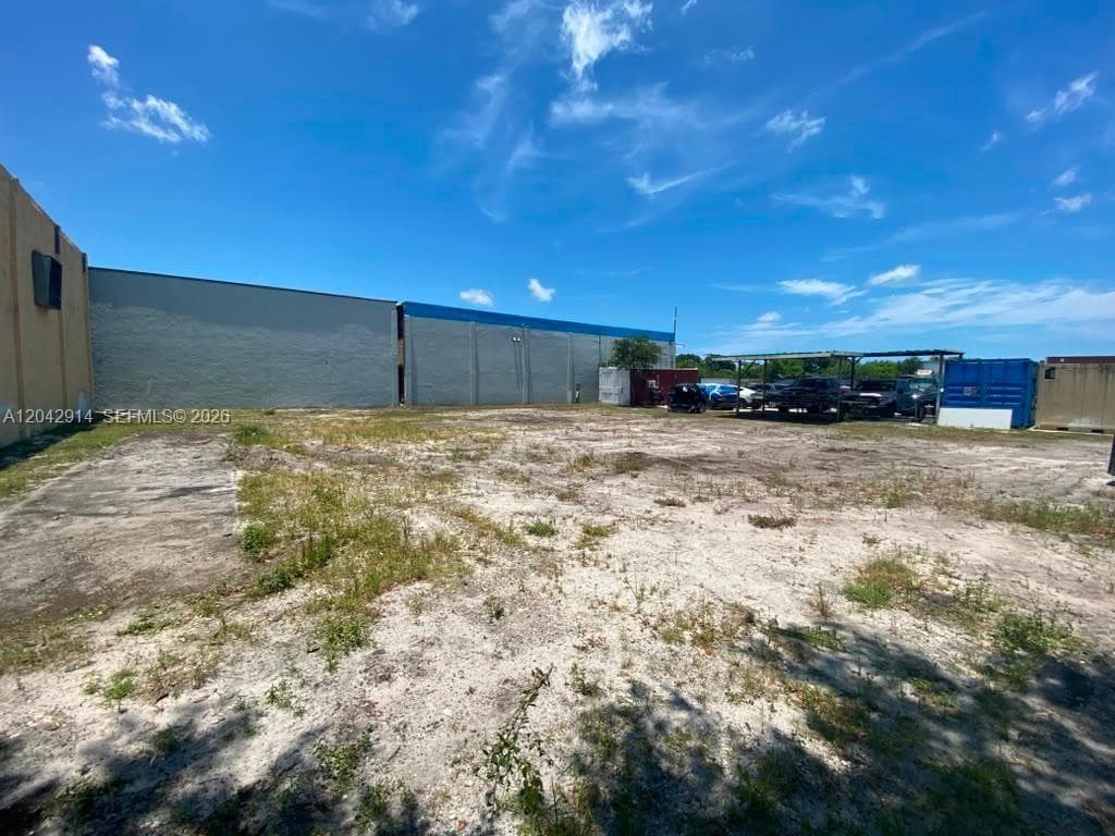 3367 NW 68th St, Miami FL 33147