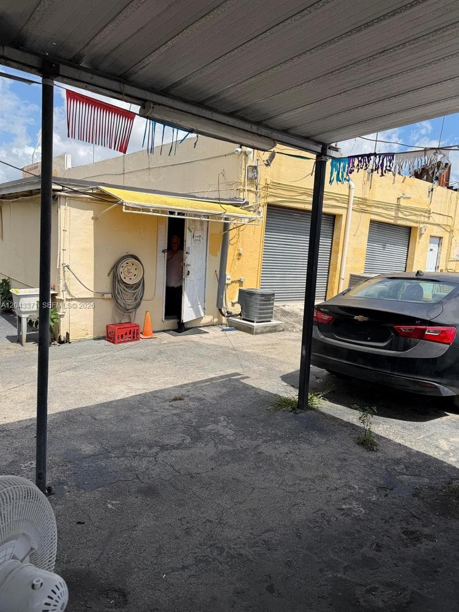 3445 NW 27th Ave, Miami FL 33142