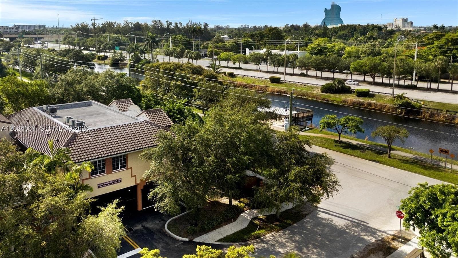 5595 Orange Dr # 101, Davie FL 33314