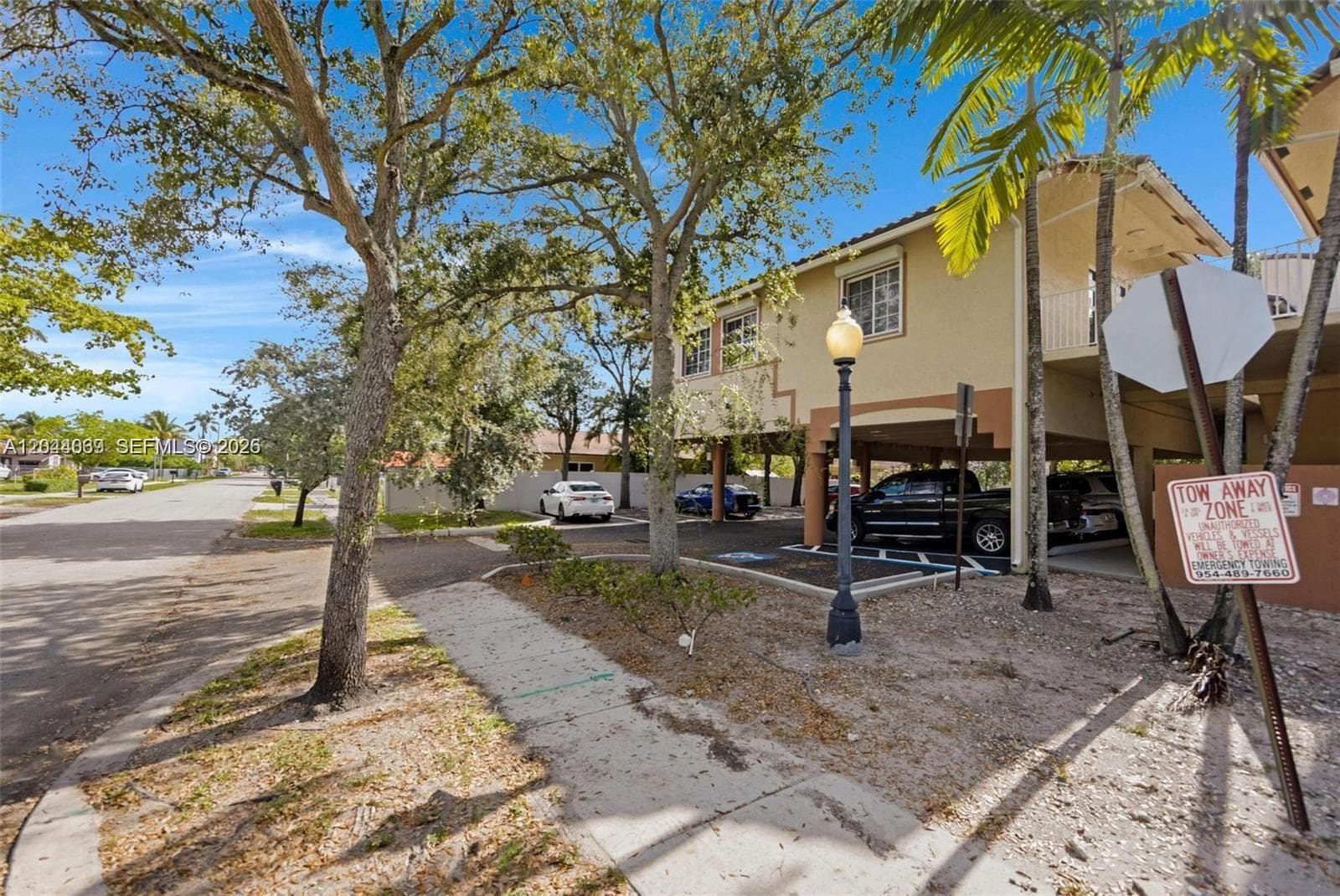5595 Orange Dr # 101, Davie FL 33314