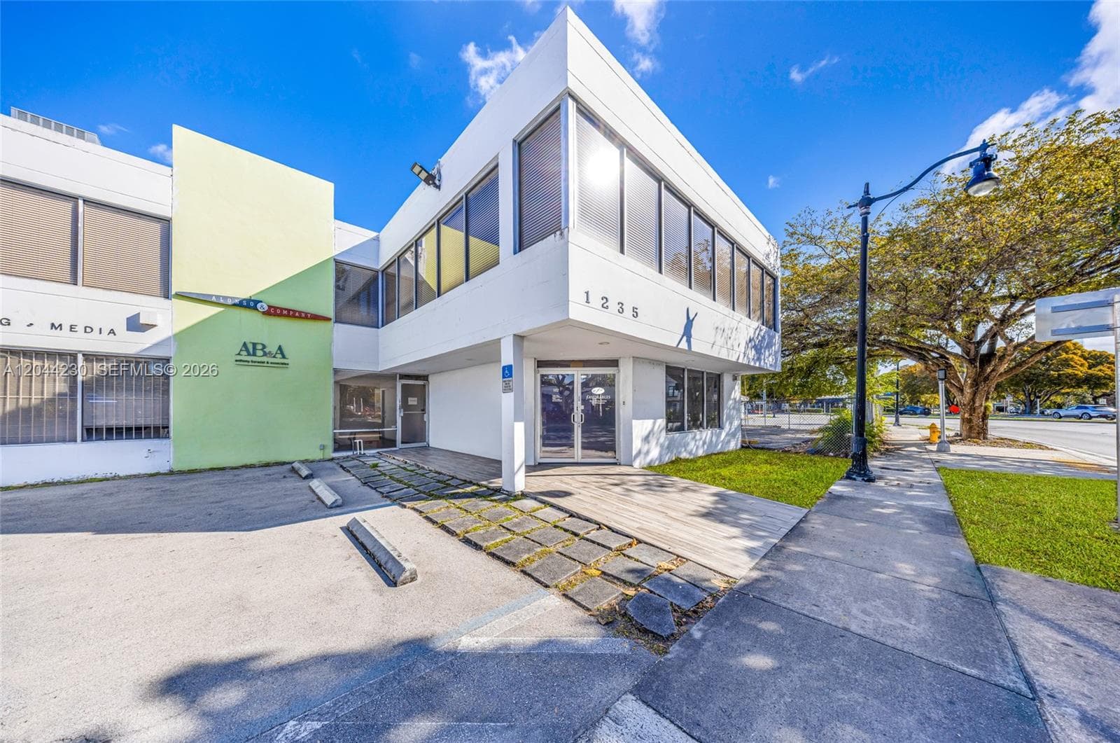 1235 SW 22nd St, Miami FL 33145