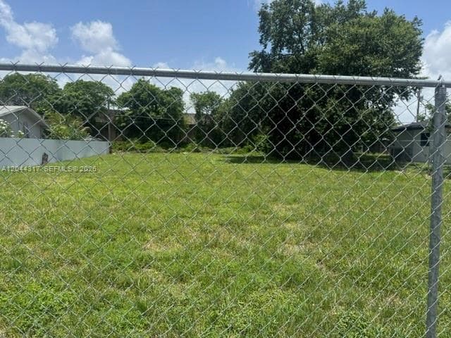 10420 NW 6 AVE, Miami FL 33150