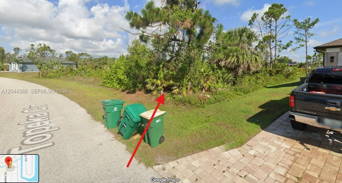 8434 Topeka Cir, Port Charlotte FL 33981