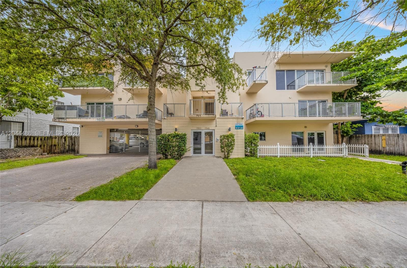 1553 SW 2nd St, Miami FL 33135