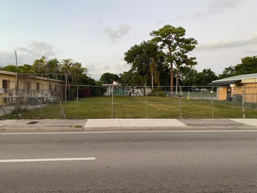 3021 W Flagler St, Miami FL 33135