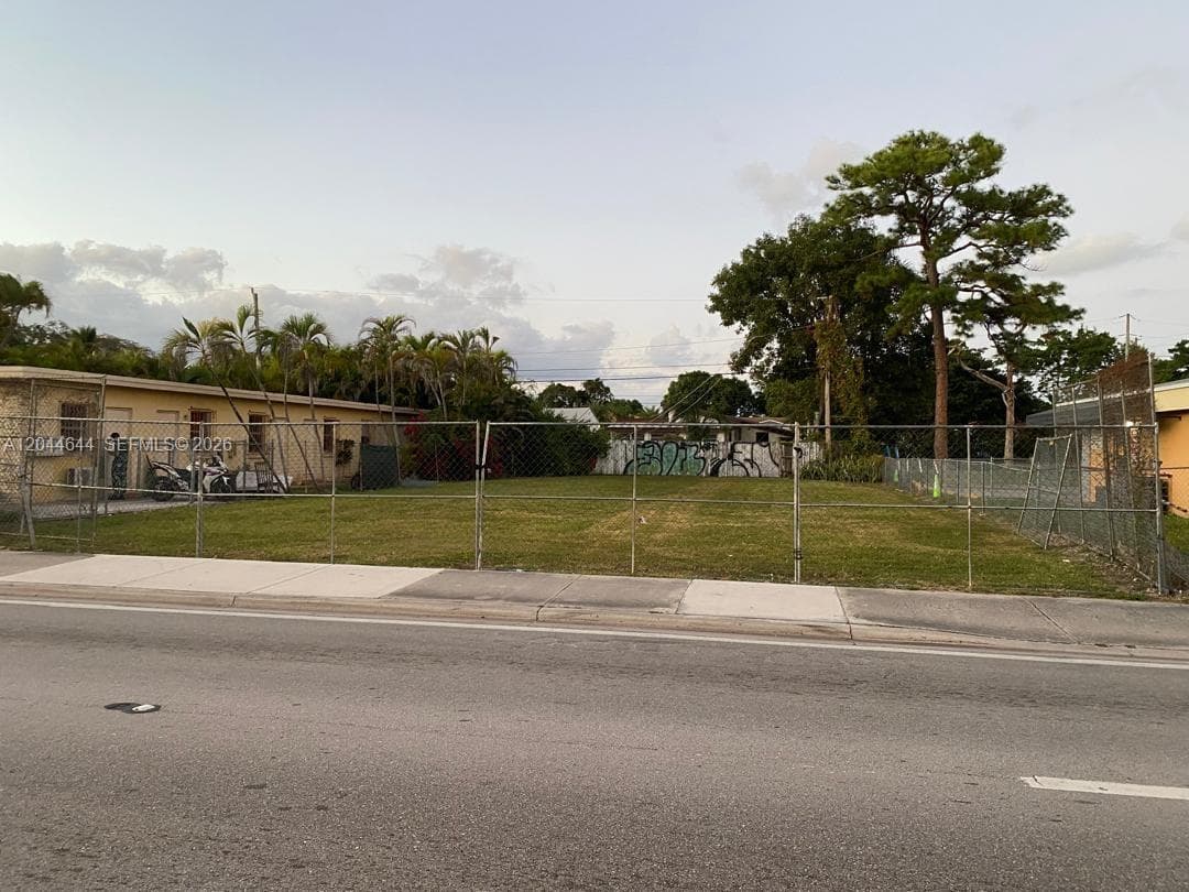 3021 W Flagler St, Miami FL 33135