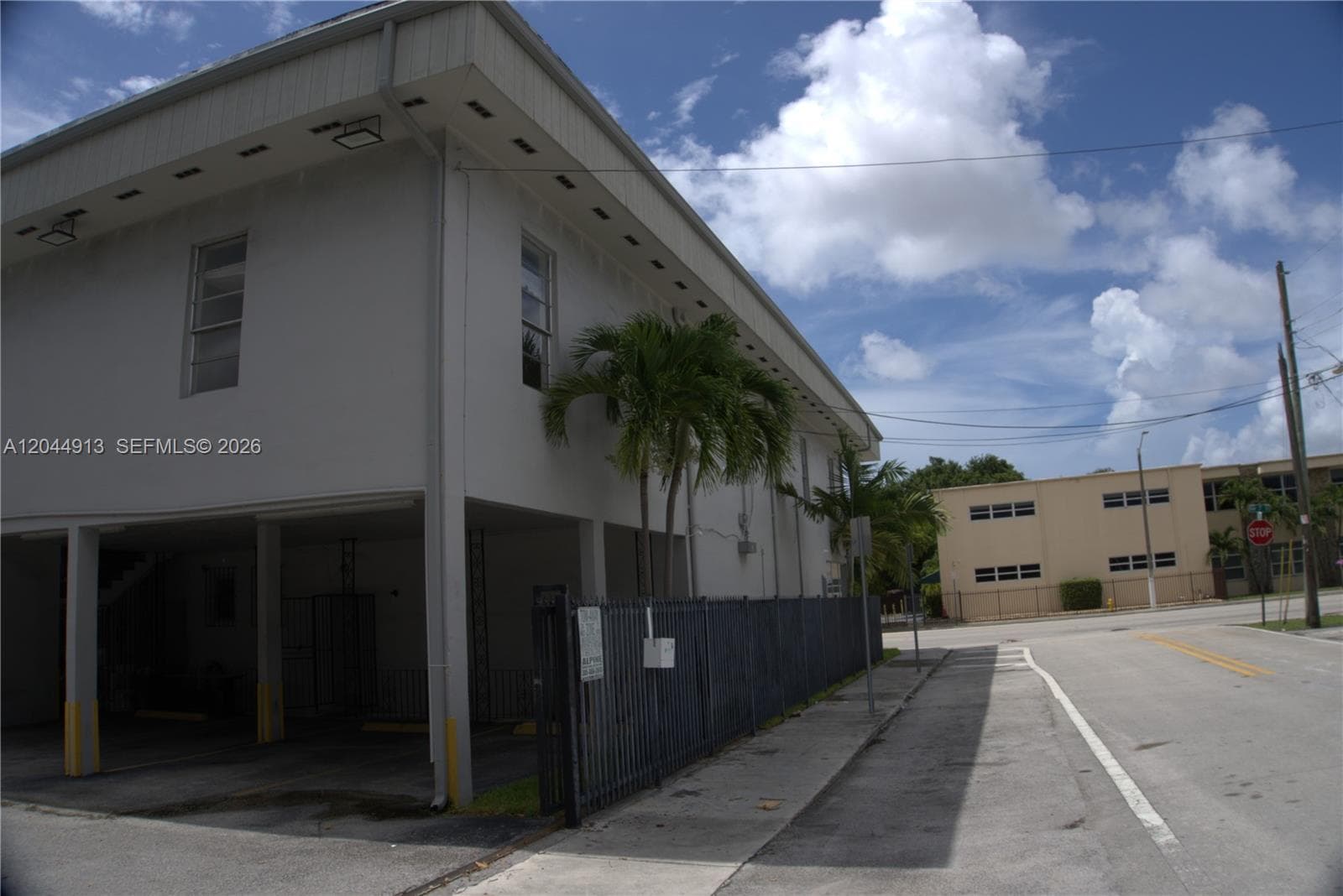 2433 NW 7th St, Miami FL 33125