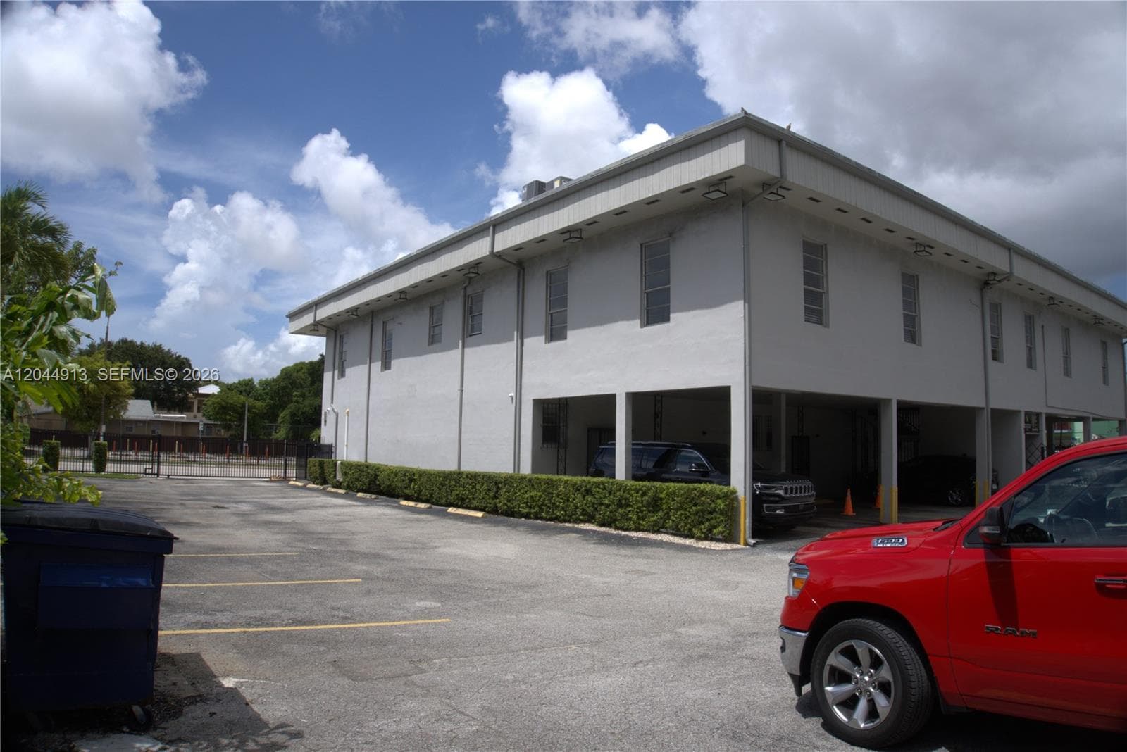 2433 NW 7th St, Miami FL 33125