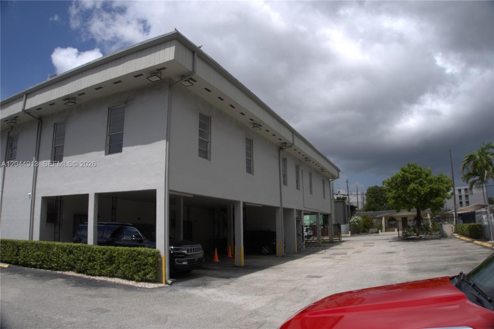 2433 NW 7th St, Miami FL 33125