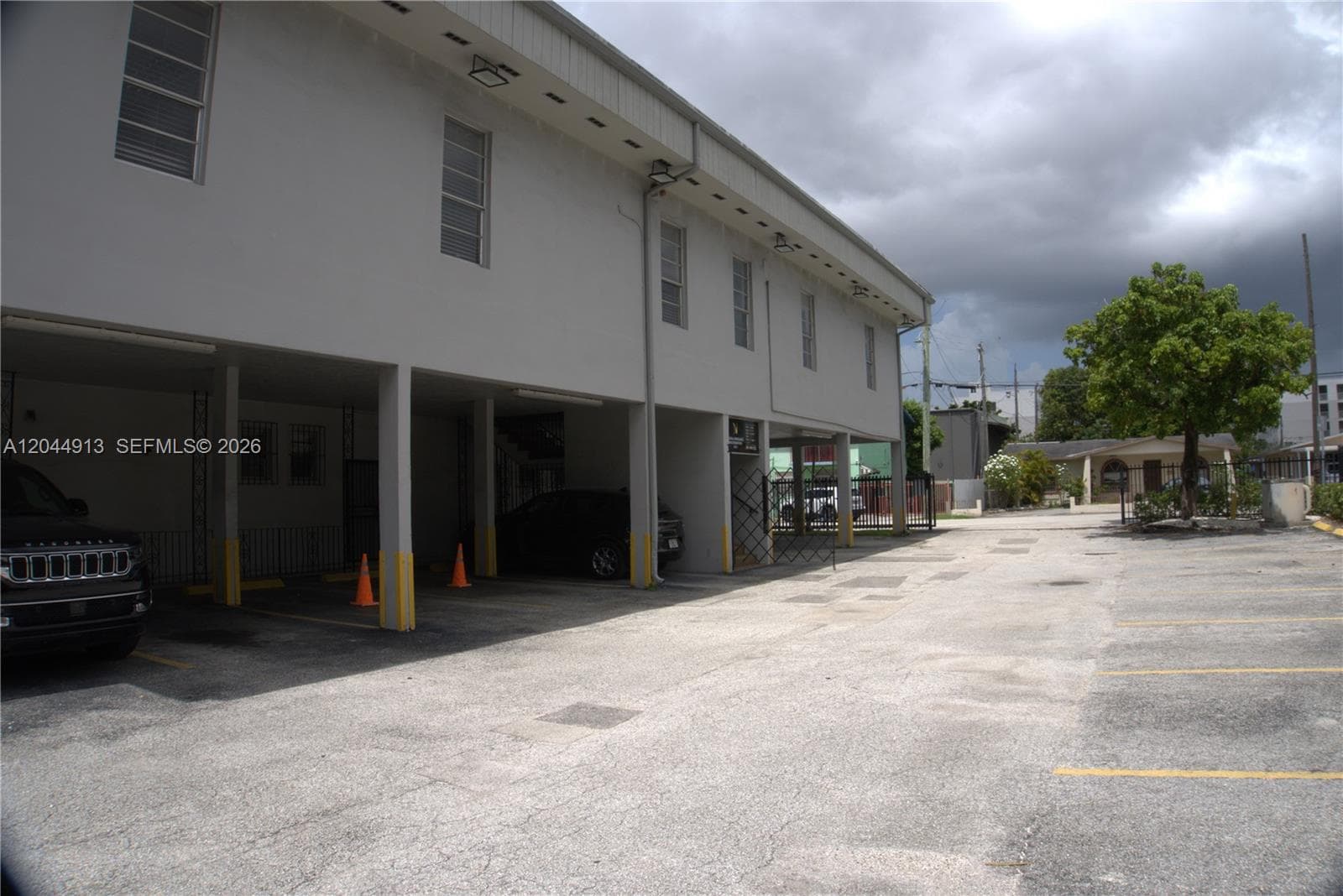 2433 NW 7th St, Miami FL 33125