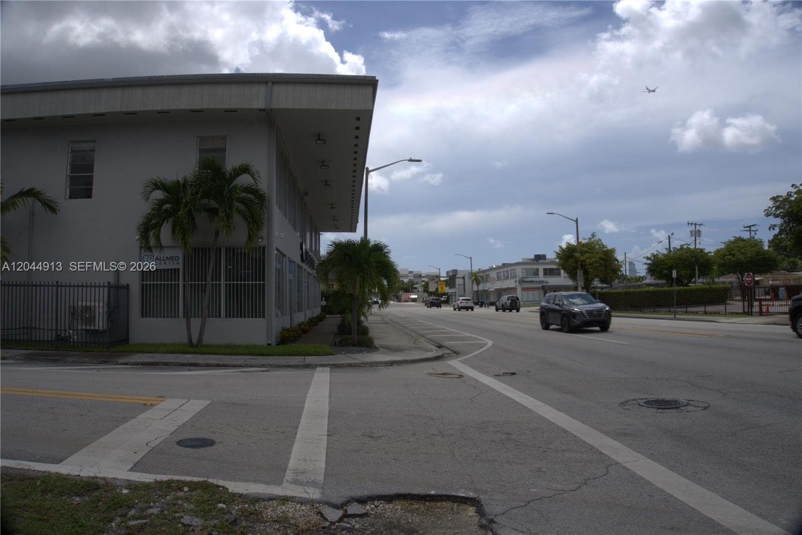 2433 NW 7th St, Miami FL 33125