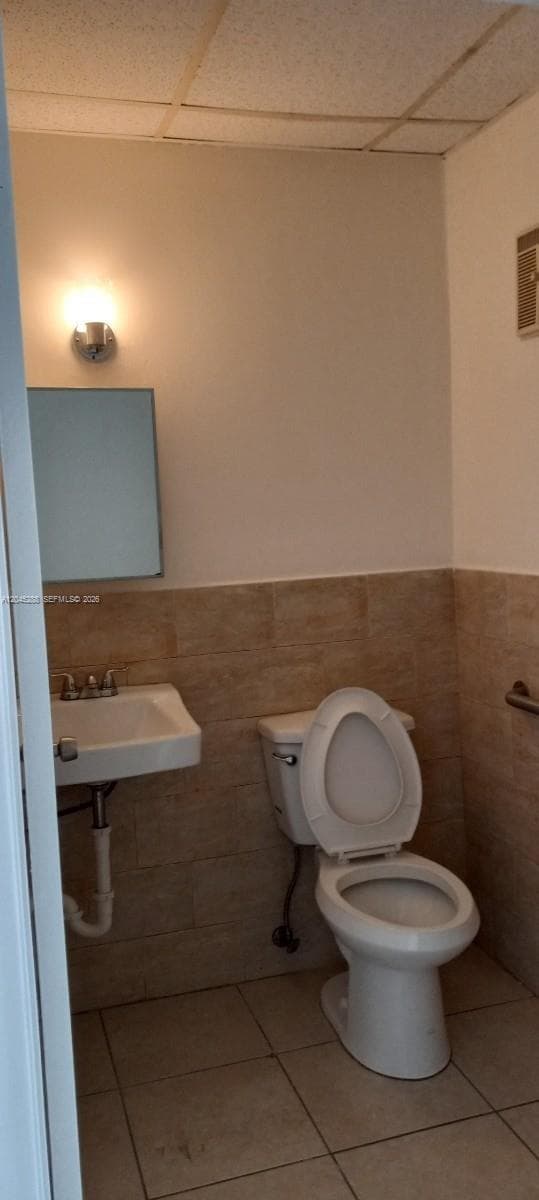 2067 W 62nd St, Hialeah FL 33016