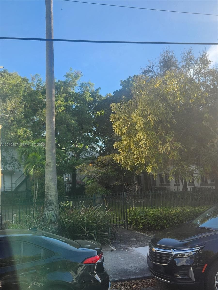 412 NW 4th St, Miami FL 33130