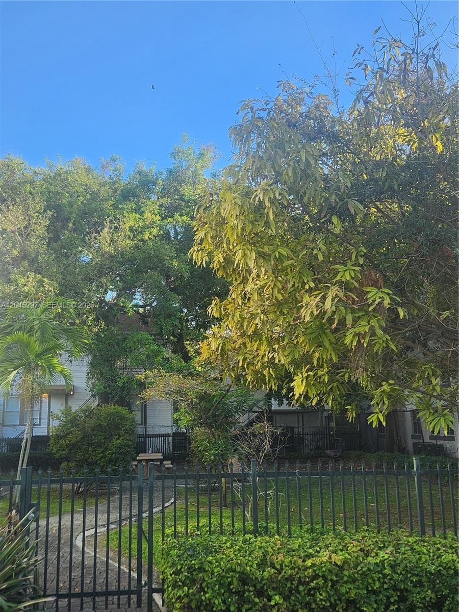 412 NW 4th St, Miami FL 33130